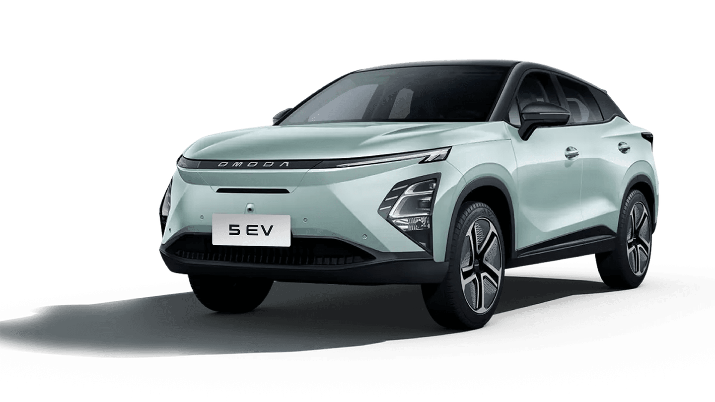 OMODA 5 EV set skråt forfra