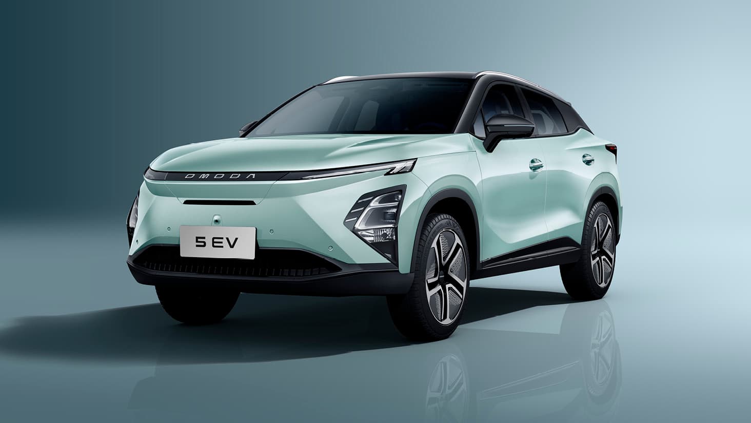 OMODA 5 EV set skråt forfra