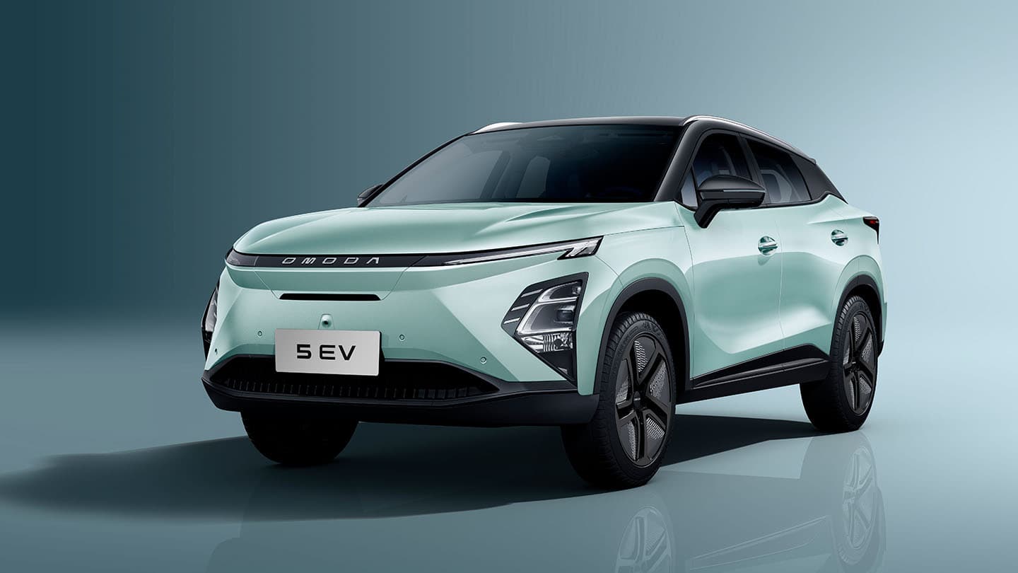 OMODA 5 EV set skråt forfra